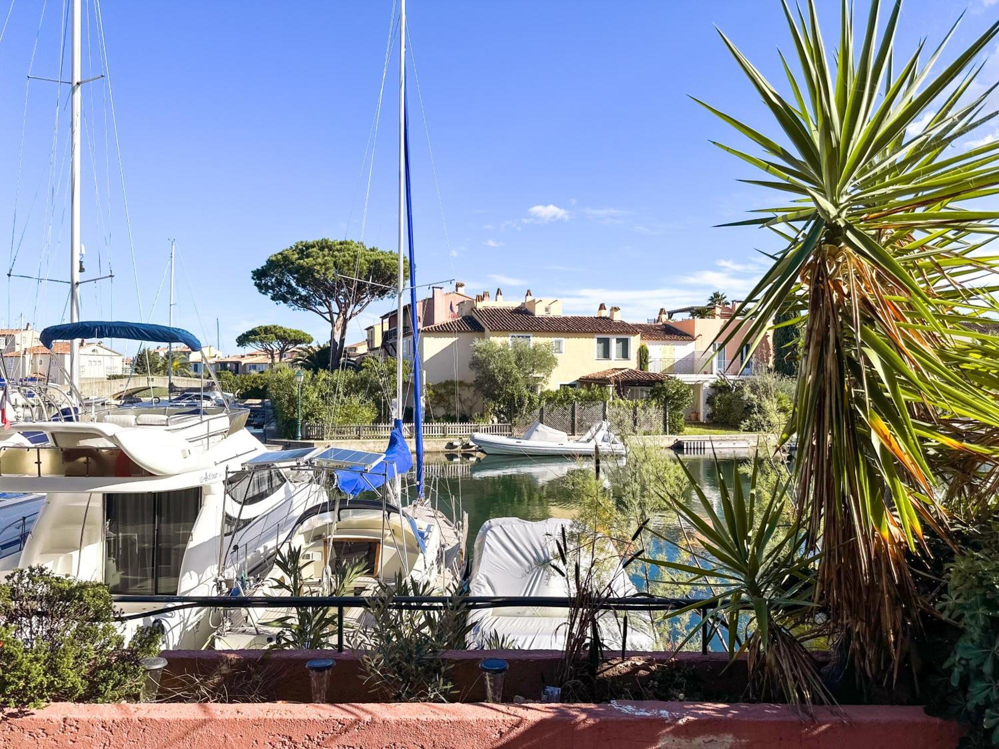Appartement Port Grimaud 2/4 Pers Avec Grande Terrasse Exterior photo